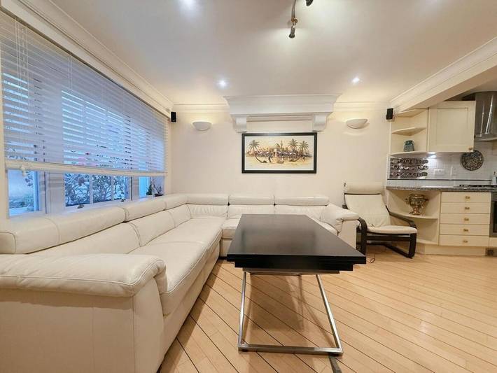 Location de vacances pour 6 personnes, avec jacuzzi dans Gare Victoria - 2