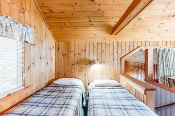 Vacation House for 4 Guests in Moosehead Lake, Maine, Picture 2