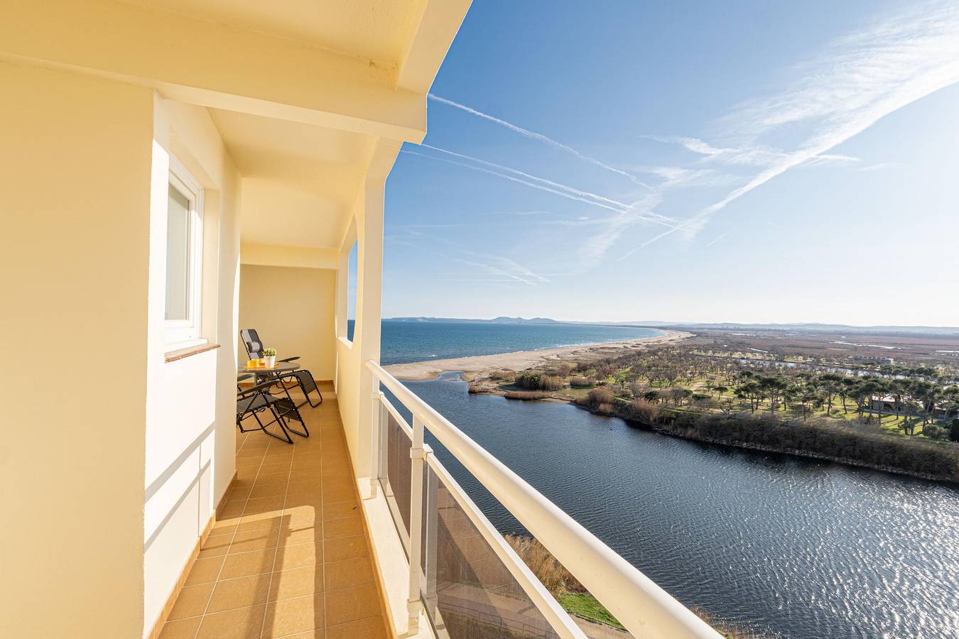 Ganze Wohnung, Angenehme Wohnung mit Meerblick im Sektor Delta Muga in Empuriabrava, Oberampurien