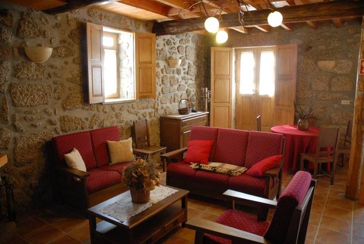 Casa de férias para 3 pessoas, com Varanda e Terraço e ainda Jacuzzi and Vista em Sabugueiro (Cidade)