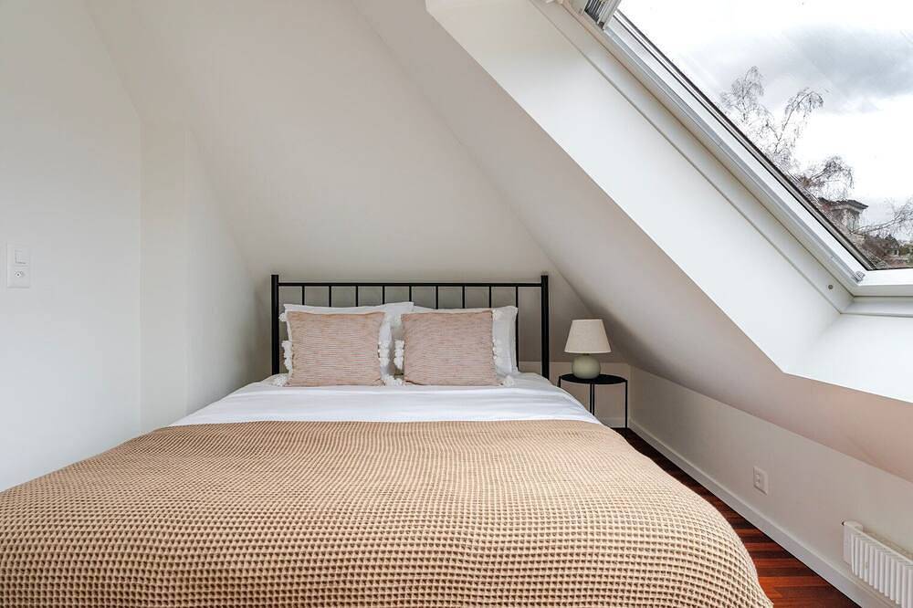 Appartamento intero, Blueground | Oberstrass, balcony, nr Zürich Zoo in Zurigo, Distretto di Zurigo