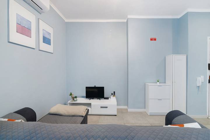 Entire apartment, Apartment 'Sun7set' near the beach with Wi-Fi and air conditioning in Quarteira, Faro District