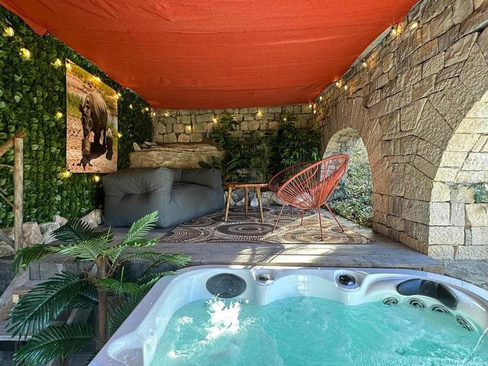 Chambre d’hôte pour 4 personnes, avec terrasse et jacuzzi