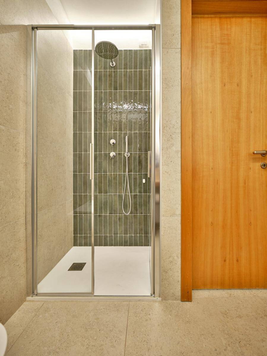 Ganze Wohnung, Ferienwohnung für 4 Personen mit Balkon/Terrasse in Garda, Gardasee-Berge