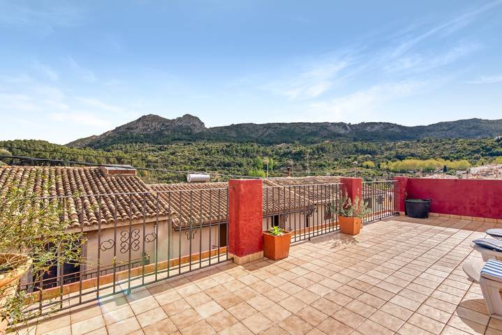 Casa vacacional 'Ca Lluis' con vistas a la montaña, Wi-Fi y aire acondicionado in Vall de Laguart, Costa Blanca