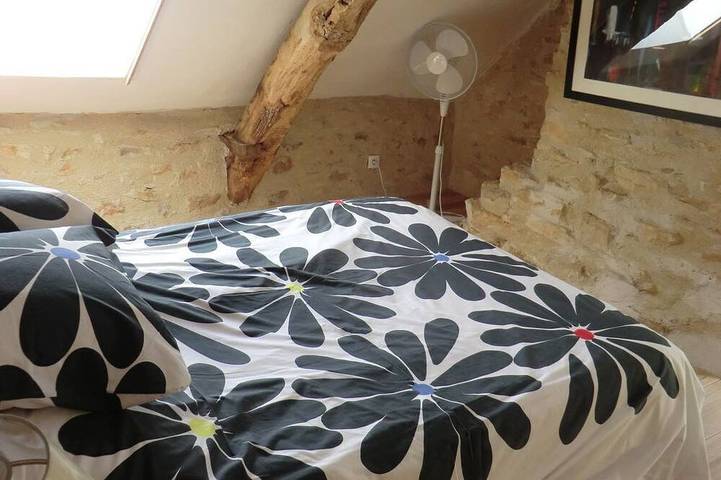 Gîte pour 3 personnes, avec Terrasse ainsi que Jardin et Piscine dans le Lot - 2