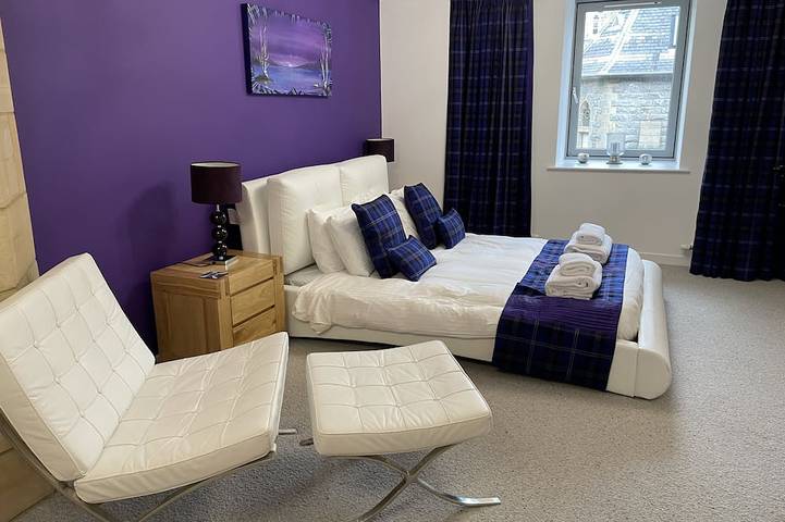 Ganze Wohnung, Abbey Church Apartment mit originalen Steinsäulen in Fort Augustus, Highlands