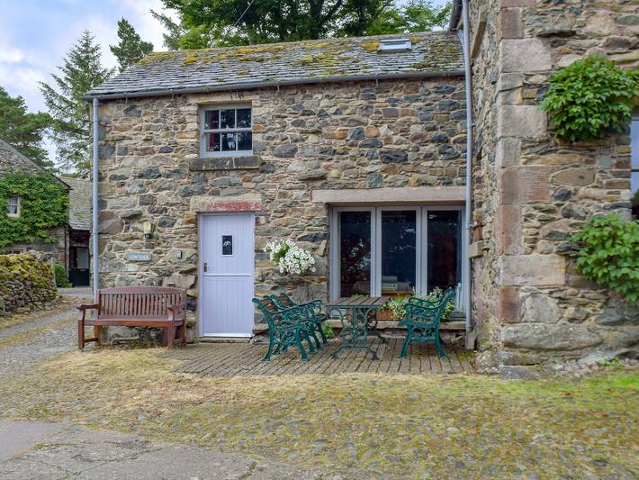 Log cabin for 4 people, with pets in Penrith