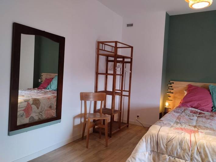 Location de vacances pour 3 personnes, avec vue ainsi que jardin et terrasse, animaux acceptés à Marchastel - 3