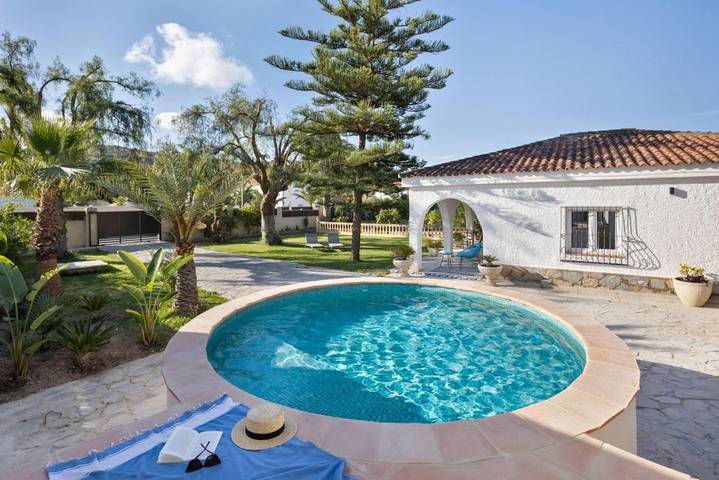 Maison de vacances pour 6 personnes, avec vue ainsi que piscine et jardin