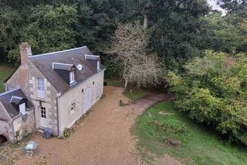Gîte pour 4 personnes, avec jardin à Reugny