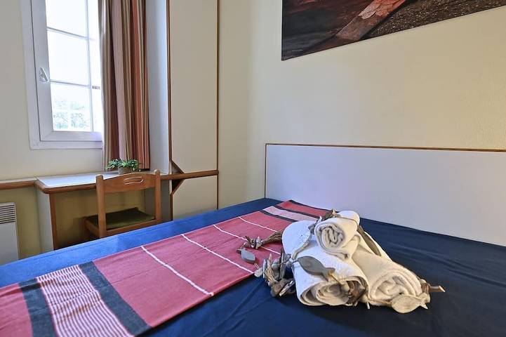 Gîte pour 4 personnes, avec jardin et bassin pour enfant ainsi que terrasse et piscine, animaux acceptés dans Golf De Cap Esterel - 2