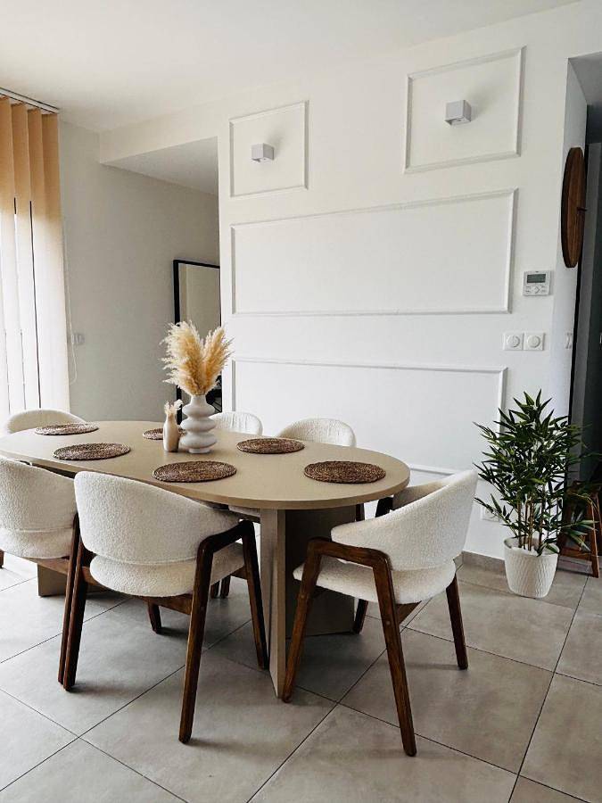 Location de vacances pour 5 personnes, avec jardin ainsi que vue et piscine à Pennautier - 2