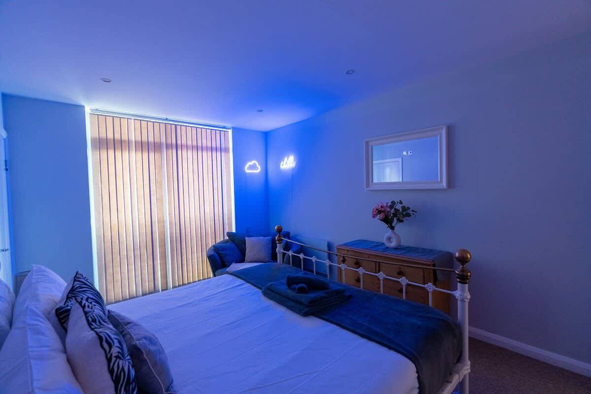 Appartement entier, Bright Watford Home | Balcony + Parking Included in Watford, Hertfordshire