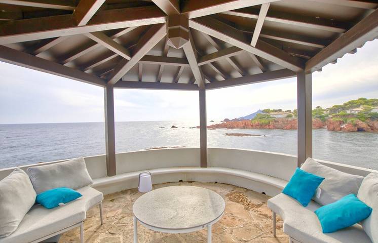 Villa pour 10 personnes, avec jacuzzi ainsi que terrasse et jardin à Saint-Raphaël - 3