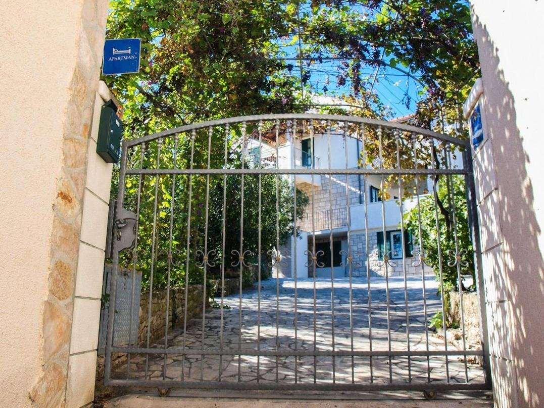 Appartamento intero, Appartamento di una stanza con terrazzo e vista mare Postire - Postira, Brazza - Brač A-17323-c in Dol (Postira), Postire