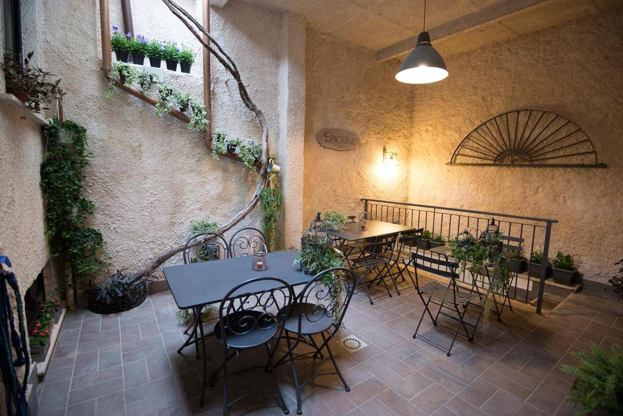 Halex room&food in Nettuno, Provincia di Roma