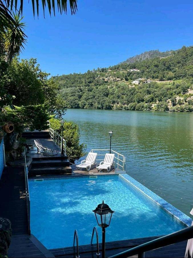 Casa de férias para 10 pessoas, com Varanda e Terraço e ainda Jardim and Piscina em Município de Cinfães