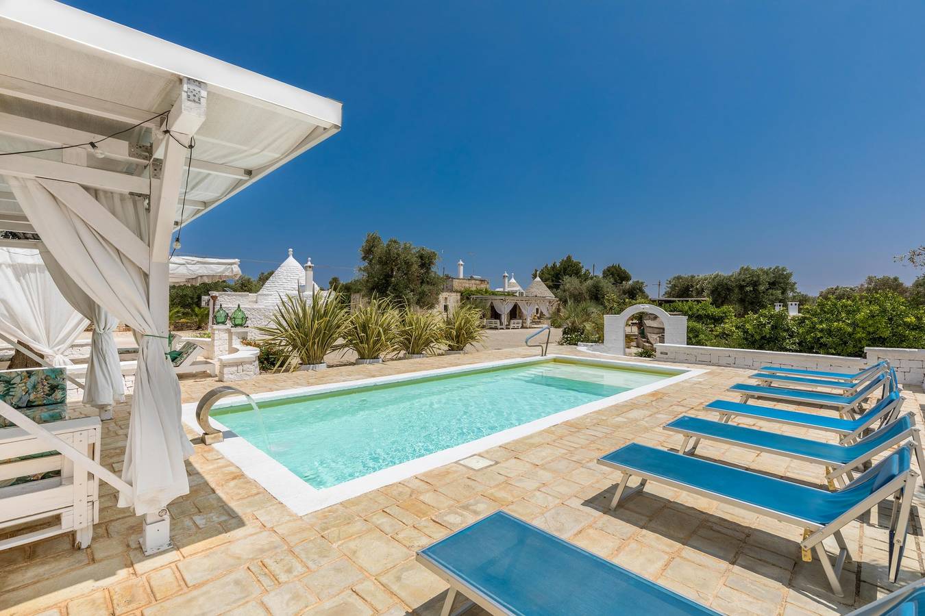 Trullo per 13 Persone in Ostuni, Valle D'Itria
