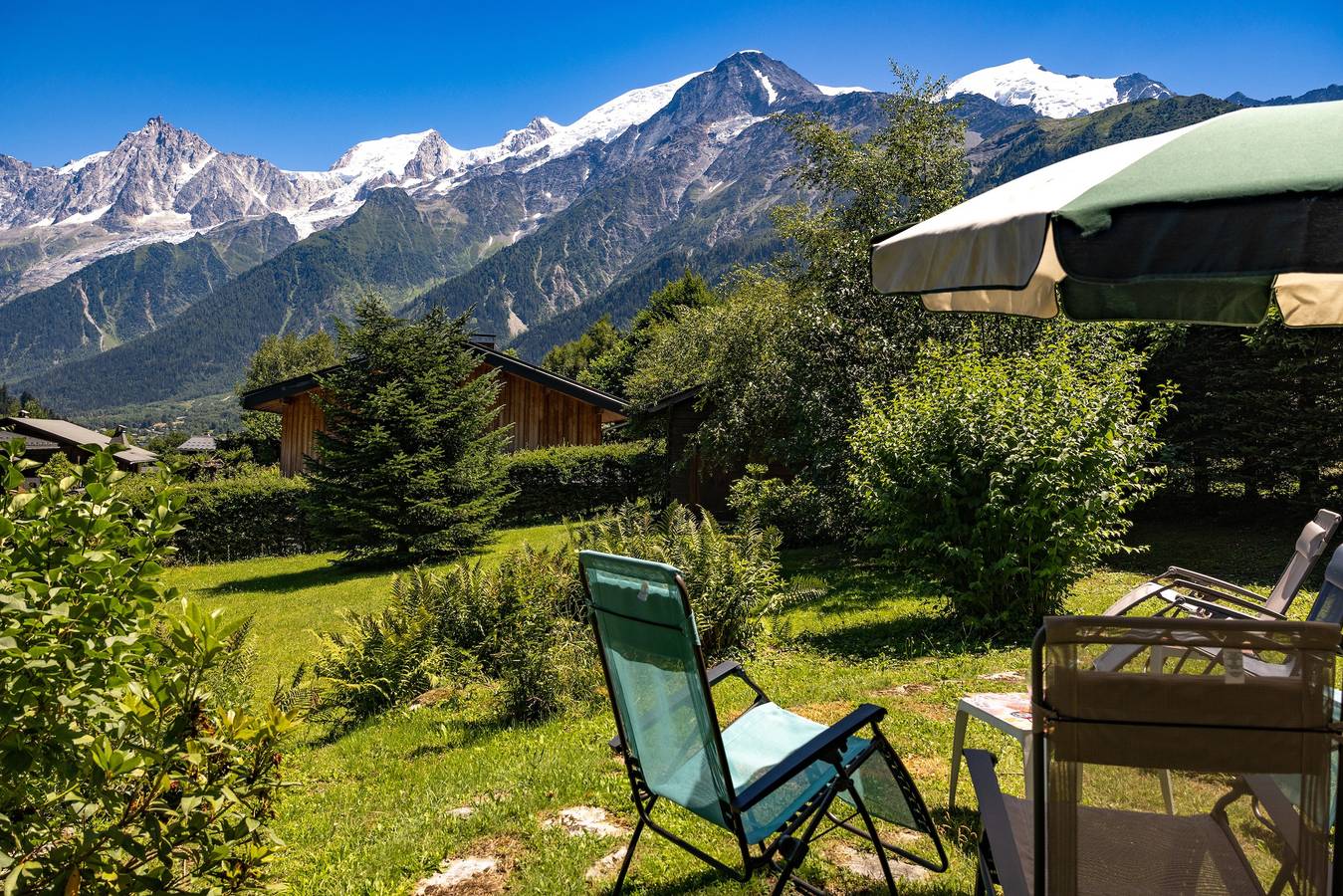 Casa de vacaciones 'Chalet Le Margouillat' con vistas a la montaña, terraza y Wi-Fi in Les Houches, Macizo del Mont Blanc
