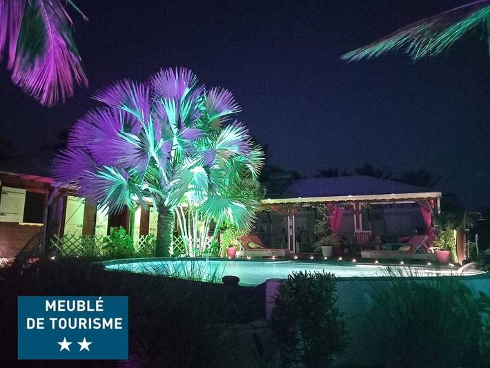 Villa pour 12 personnes, avec piscine ainsi que terrasse et jardin