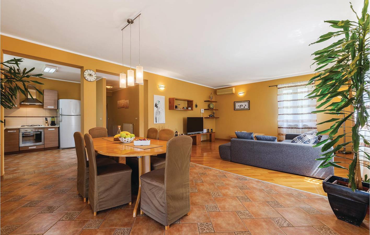 Ferienhaus für 6 Personen mit Terrasse in Zentralistrien