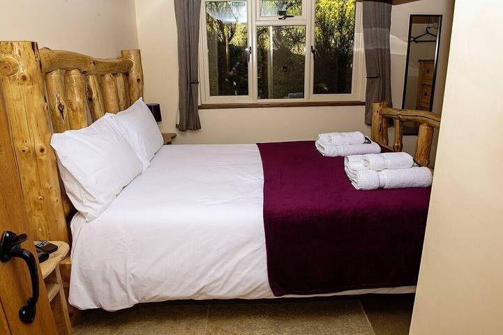 Secluded, rural retreat nestled in Sherwood Forest, with hot tub in Sherwood Forest, Nottinghamshire