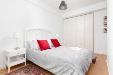 Vacation Rental for 4 Guests in Warsaw, Masovia, Picture 1