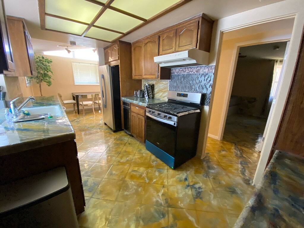 Near Disneyland And Convention Center 6 Bedroom 3 Bathroom in Anaheim, Orange County