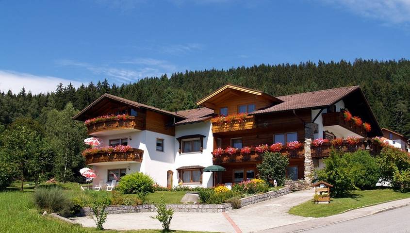 Ferienwohnung für 4 Personen, mit Balkon und Balkon/Terrasse sowie Garten in Landkreis Cham