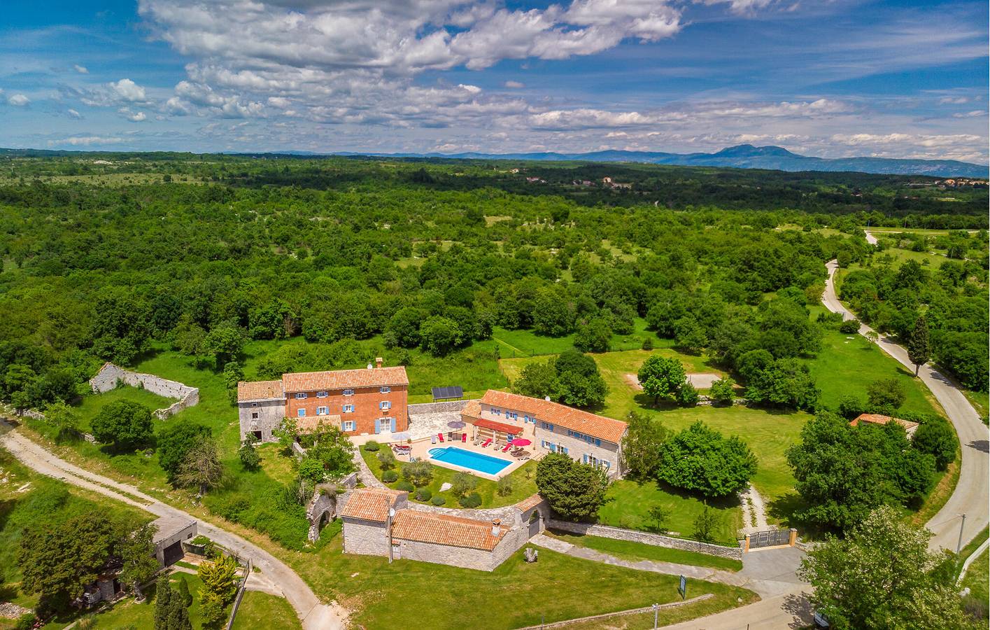 Charmantes Apartment mit Pool, WLAN und Terrasse in der Nähe des Stadtzentrums in Barban, Südküste Istrien