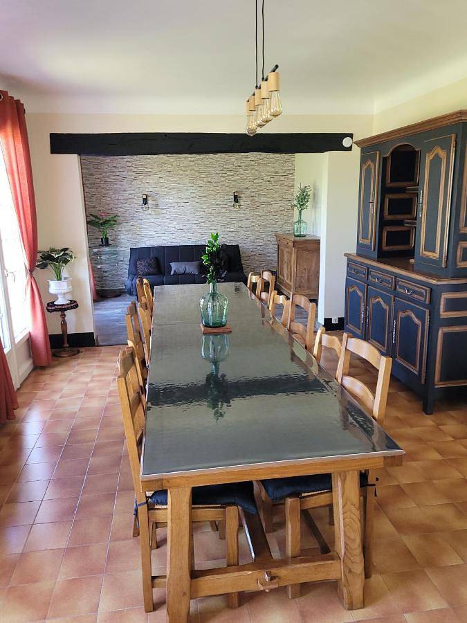 Location de vacances pour 11 personnes, avec terrasse et piscine à Cours-de-Pile - 4