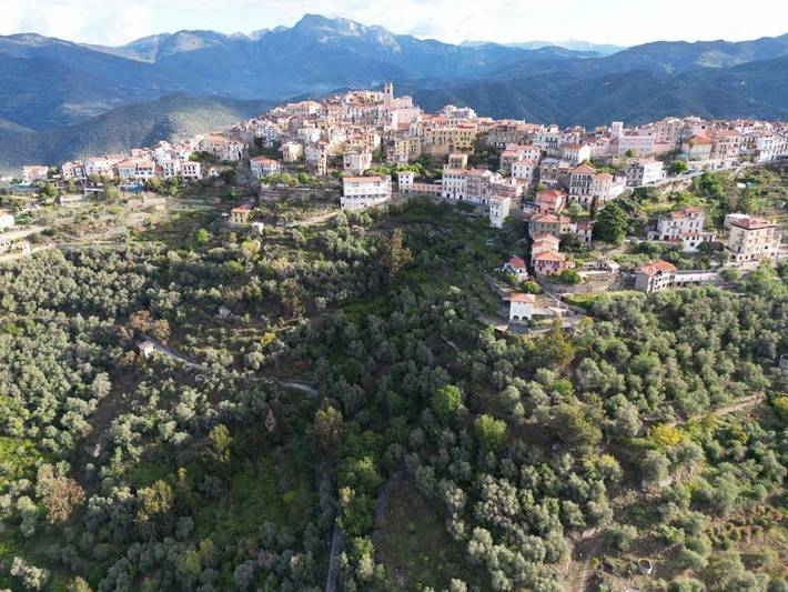 Gîte pour 8 personnes, avec terrasse et sauna ainsi que vue sur le lac et vue, animaux acceptés à Perinaldo - 2