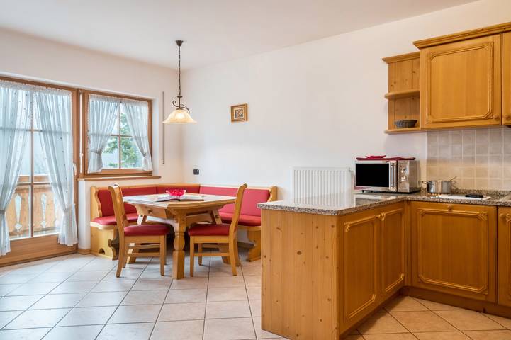 Appartement entier, Appartement 'Apartments Mirabell Margherita' avec vue sur les montagnes, terrasse partagée et Wi-Fi in Livinallongo del Col di Lana, Dolomiti Superski
