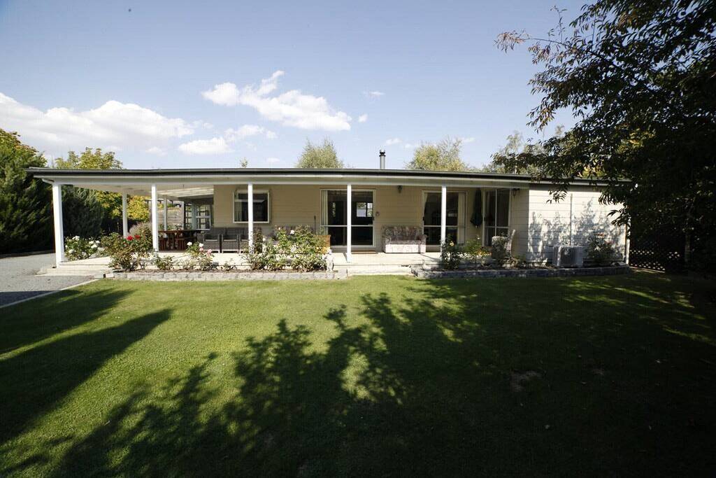 Spacious on Simons Street, Twizel - Free Wifi in Twizel, Mackenzie District