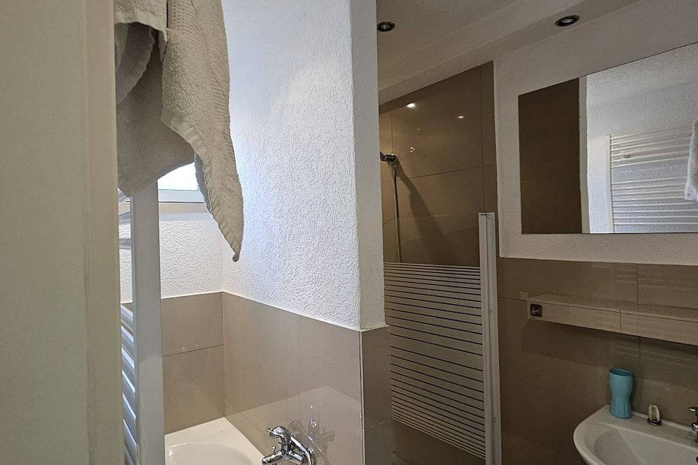 Ganze Wohnung, Renoviertes ruhiges Gartenapartment in Ketsch, Rheinebene