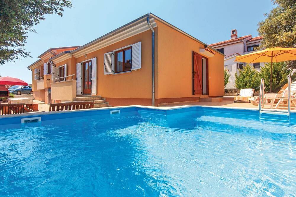 Acogedora casa en Pula con Wifi in Vinkuran, Costa sur de Istria