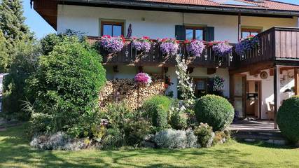 Ferienwohnung für 4 Personen, mit Terrasse und Garten im Tölzer Land