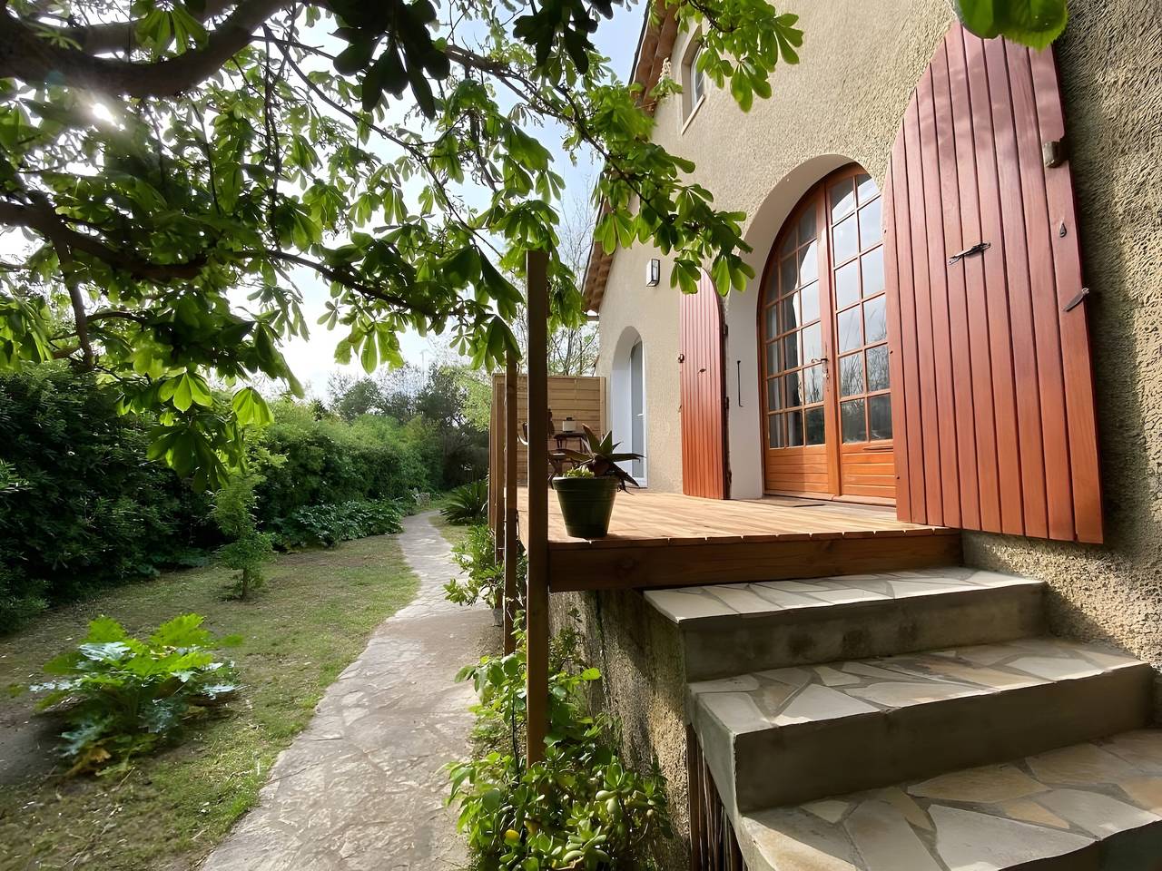 Chambre « Chambre » avec terrasse privée, Wi-Fi et climatisation in Le Brusc, Six-Fours-les-Plages