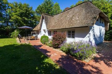 Ferienhaus für 6 Personen, mit Garten und Terrasse sowie Sauna auf Eiderstedt