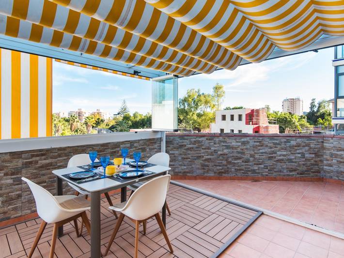 Ganze Ferienwohnung, Cosy Urban Penthouse In The Heart Of Fuengirola in Fuengirola, Costa del Sol
