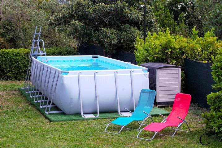 Location de vacances pour 5 personnes, avec terrasse ainsi que piscine et jardin à Jonquières-Saint-Vincent