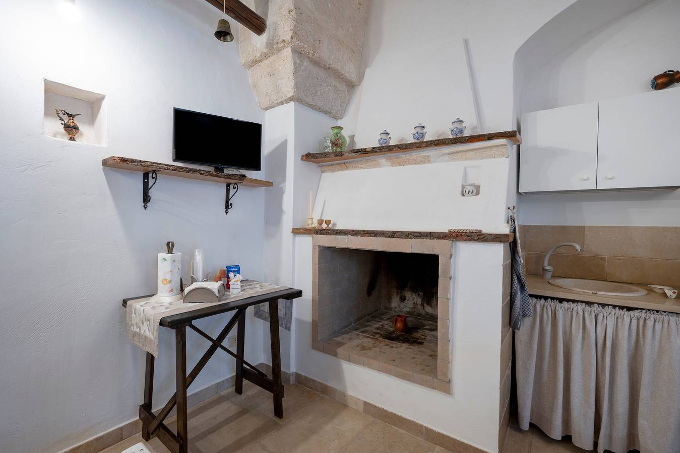 Appartement entier, Appartement 'Lamapecora - Granaio' avec balcon, Wi-Fi et climatisation in Fasano, Salento