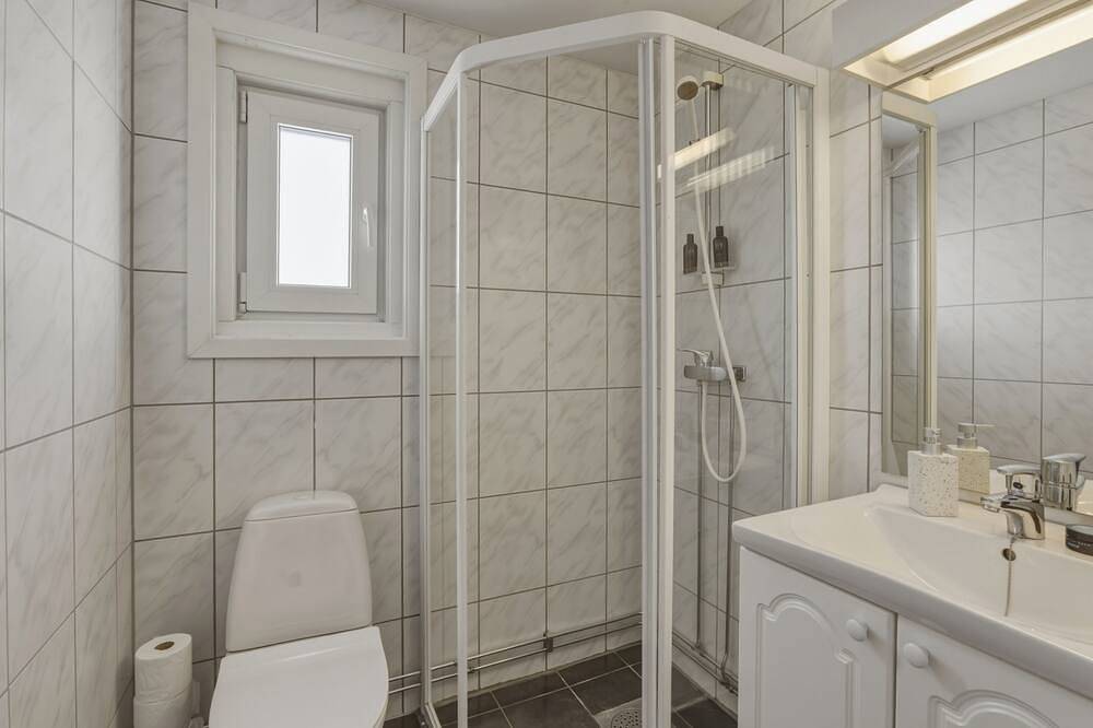 Ganze Wohnung, Soothing 1-room whith own bathroom apartment in charming Bodø with cozy vibes in Rønvik, Bodø