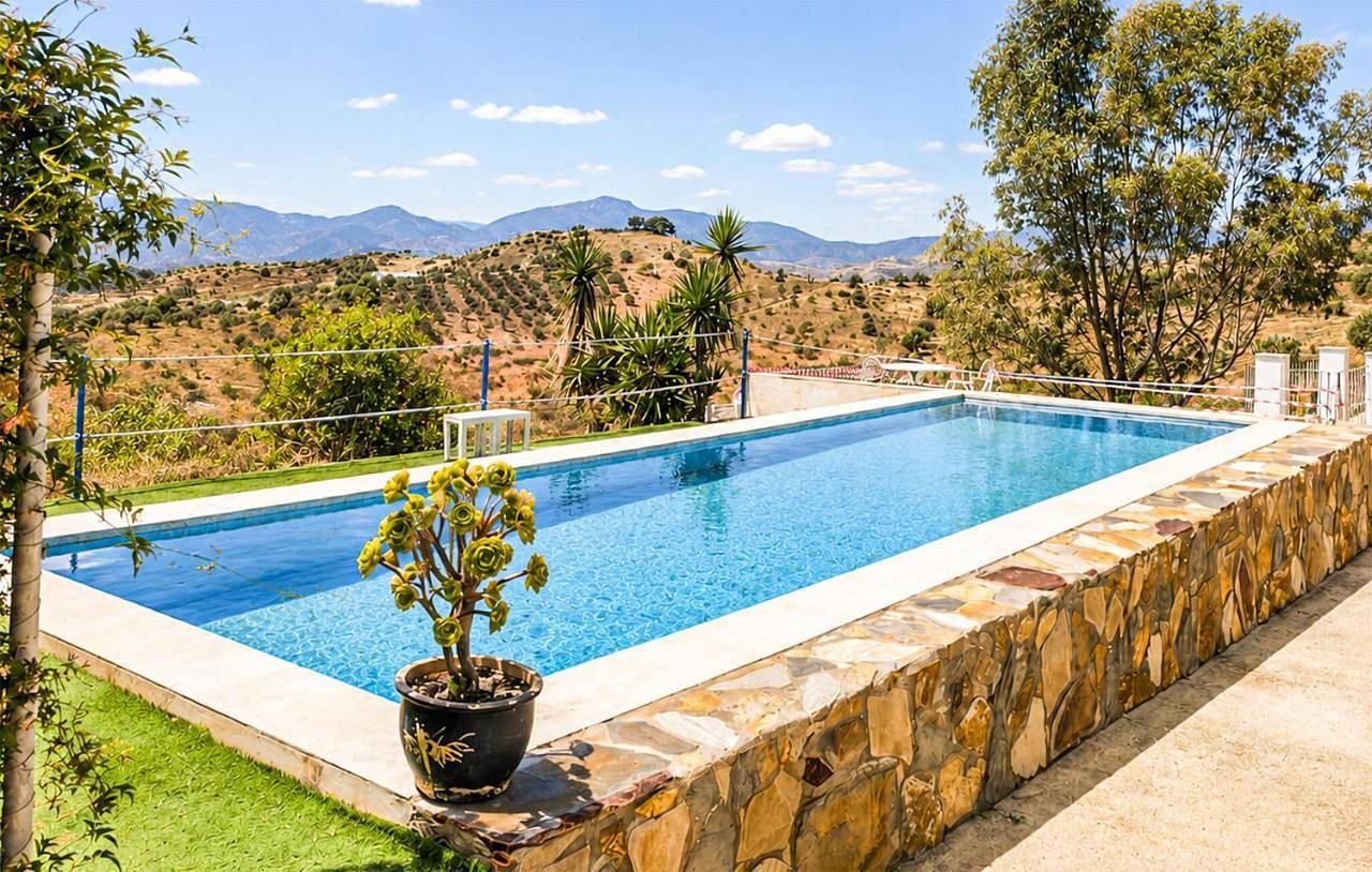Casa Rural El Cura in Pizarra, Cordillera Penibética