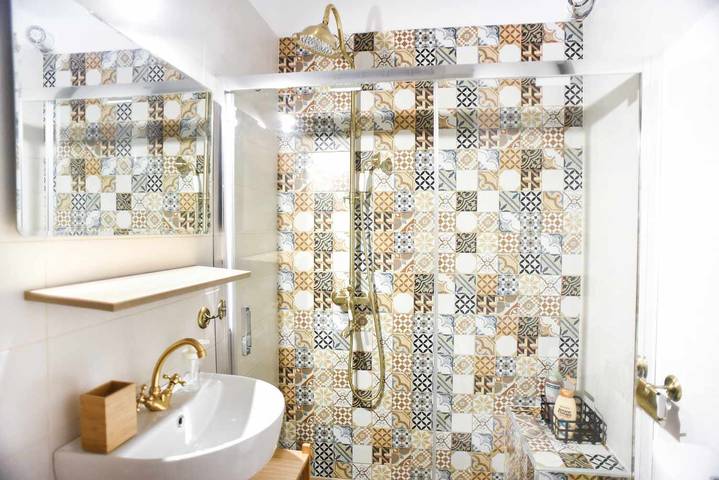 Appartement entier, Spacious 2 Bd Seafront Escape in Volos w Patio in Magnisia