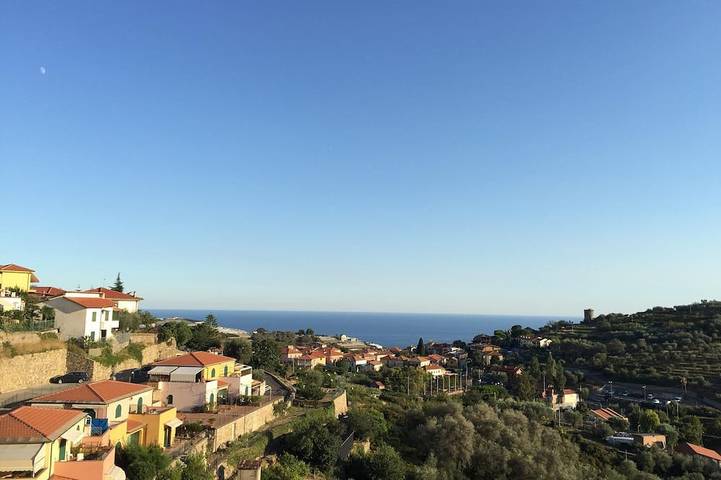 Location de vacances pour 3 personnes, avec jardin, animaux acceptés à Pompeiana