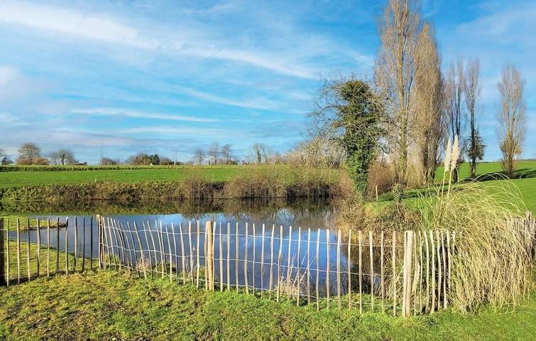 Location de vacances pour 10 personnes, avec jacuzzi et jardin à Moyon - 2