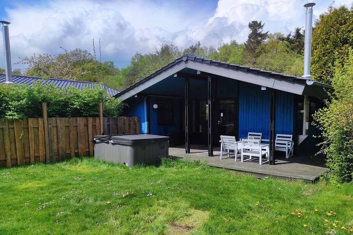 Ferienpark für 3 Personen, mit Whirlpool und Terrasse sowie Garten und Sauna