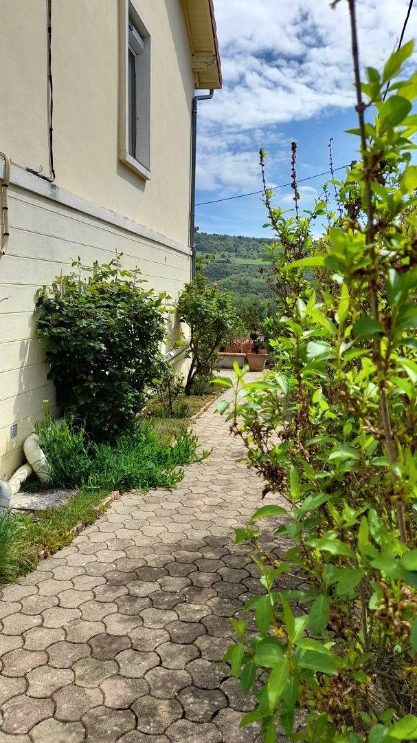 Location de vacances pour 2 personnes, avec jardin dans Région de Besse-et-Saint-Anastaise - 2